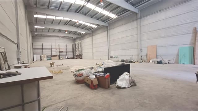 Virksomhed til salg i Bellvei med garage - € 392.000 (Ref: 9154057)