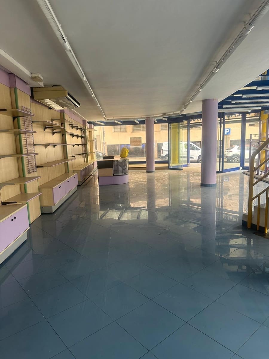 Commercial for rent in El Vendrell - € 1,400 (Ref: 9264297)