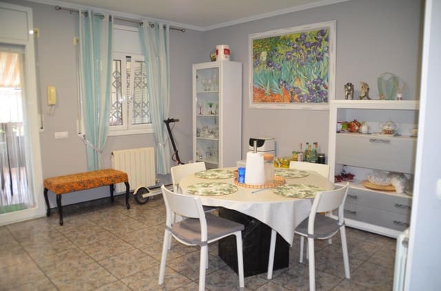 4 bedroom Villa for sale in Segur de Calafell, Calafell with pool garage - € 370,000 (Ref: 9330717)