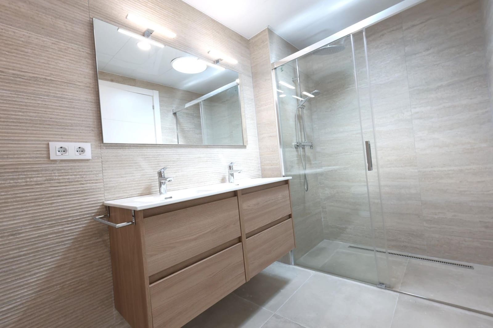 3 quarto Moradia em Banda para venda em Banyeres del Penedes com garagem - 275 000 € (Ref: 9330720)