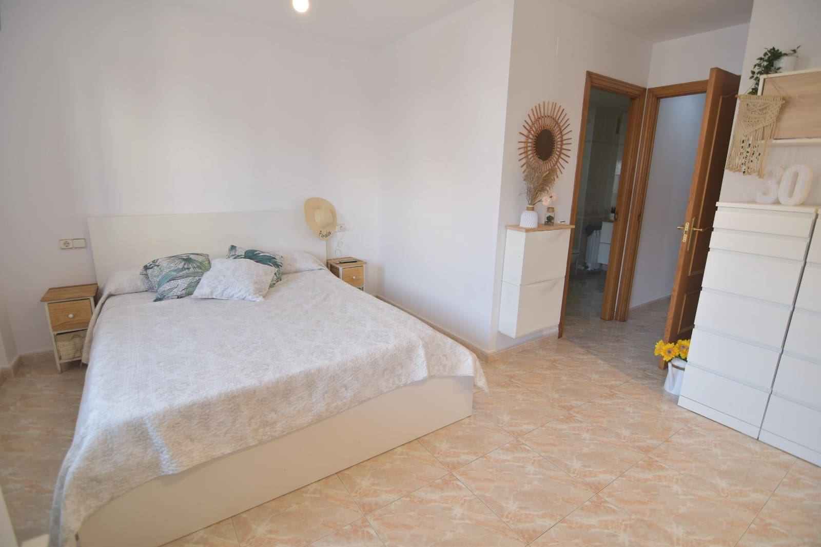 3 bedroom Flat for sale in El Vendrell with pool - € 231,864 (Ref: 9330726)