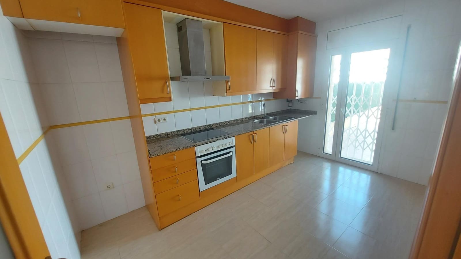 4 sypialnia Dom szeregowy na sprzedaż w Segur de Calafell z basenem garażem - 340 000 € (Ref: 9330732)