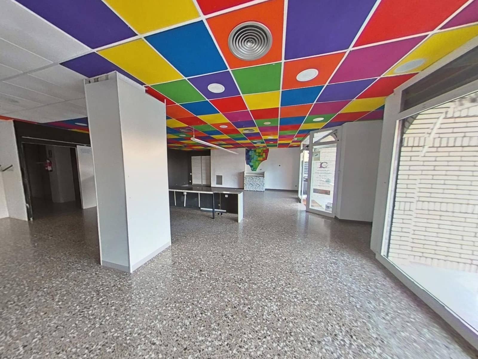 Commercieel te koop in El Vendrell - € 110.000 (Ref: 9330737)