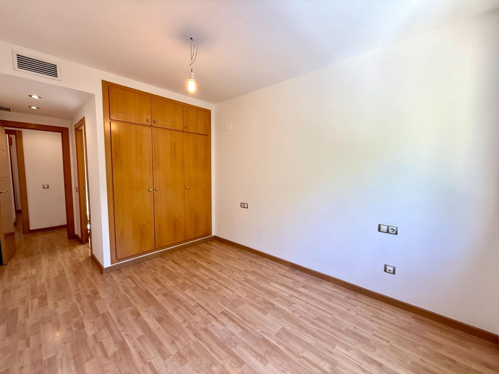 5 sypialnia Willa na sprzedaż w El Vendrell z basenem garażem - 430 000 € (Ref: 9330741)