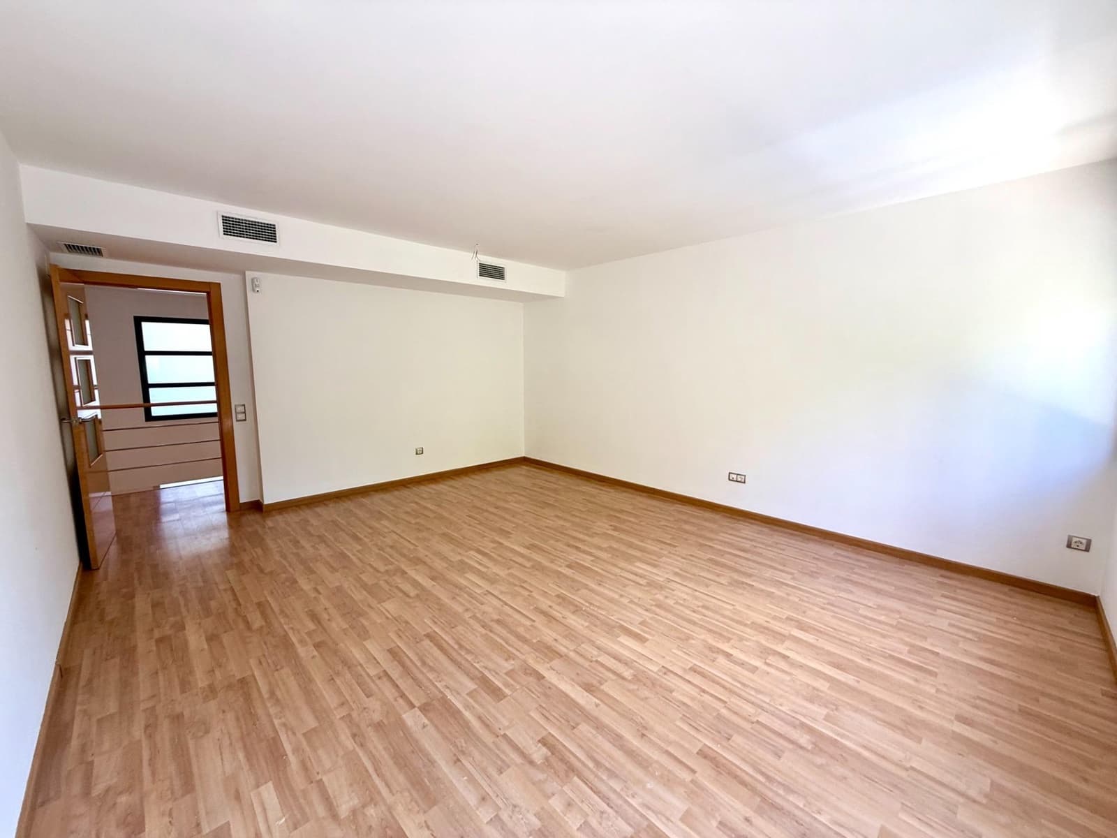 5 sypialnia Willa na sprzedaż w El Vendrell z basenem garażem - 430 000 € (Ref: 9330741)