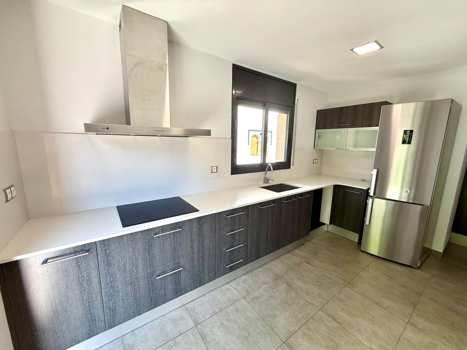 5 sypialnia Willa na sprzedaż w El Vendrell z basenem garażem - 430 000 € (Ref: 9330741)