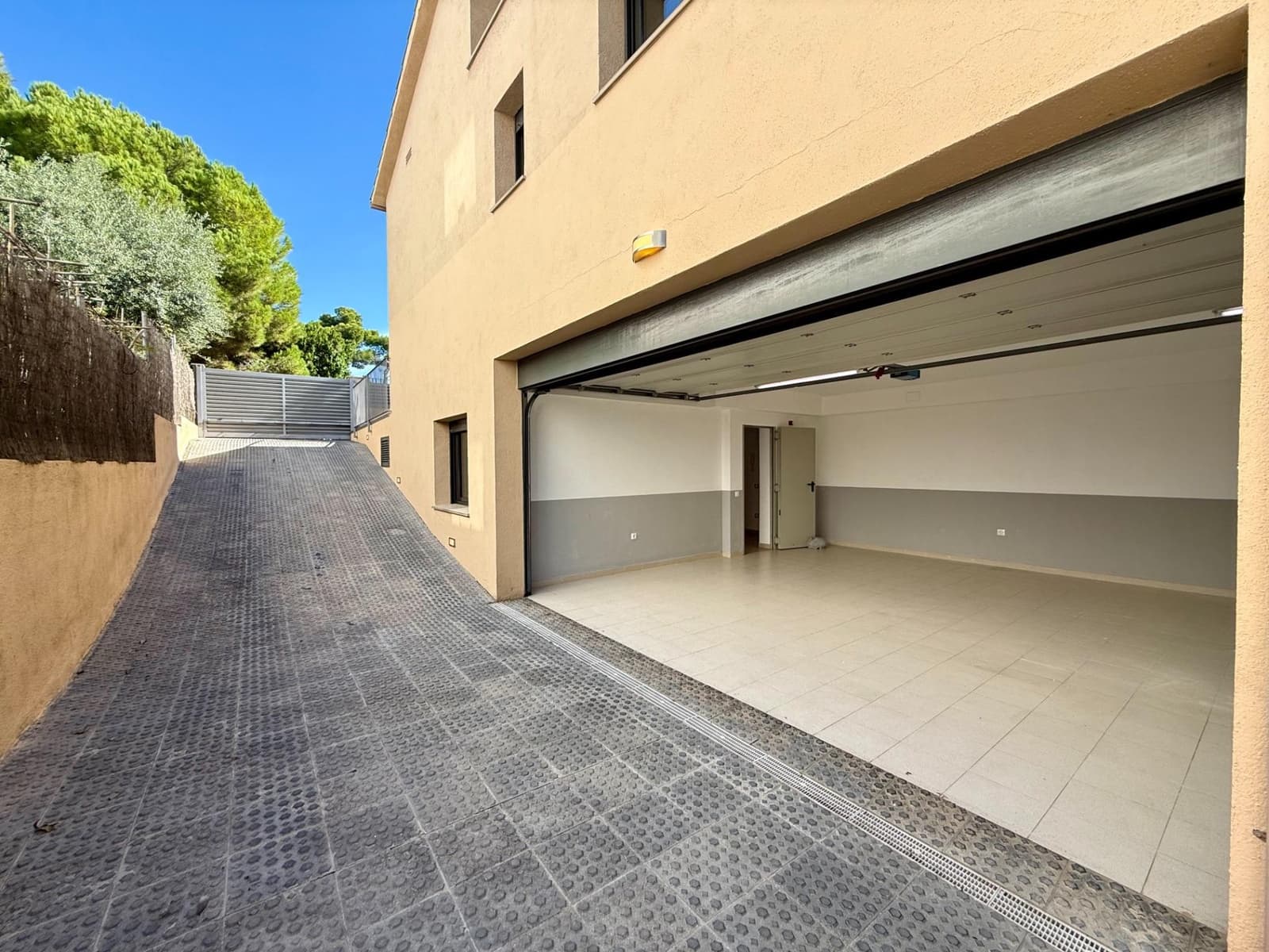 5 sypialnia Willa na sprzedaż w El Vendrell z basenem garażem - 430 000 € (Ref: 9330741)
