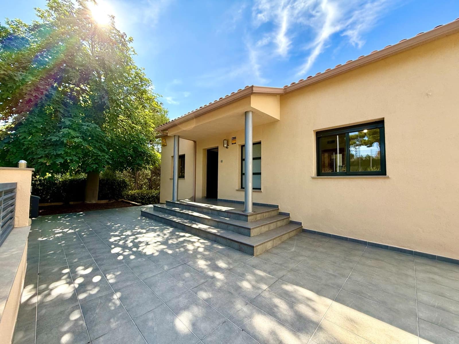 5 sypialnia Willa na sprzedaż w El Vendrell z basenem garażem - 430 000 € (Ref: 9330741)