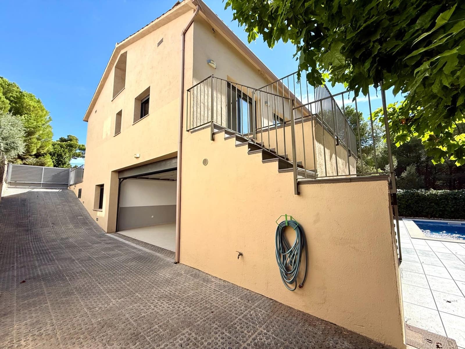 5 sypialnia Willa na sprzedaż w El Vendrell z basenem garażem - 430 000 € (Ref: 9330741)