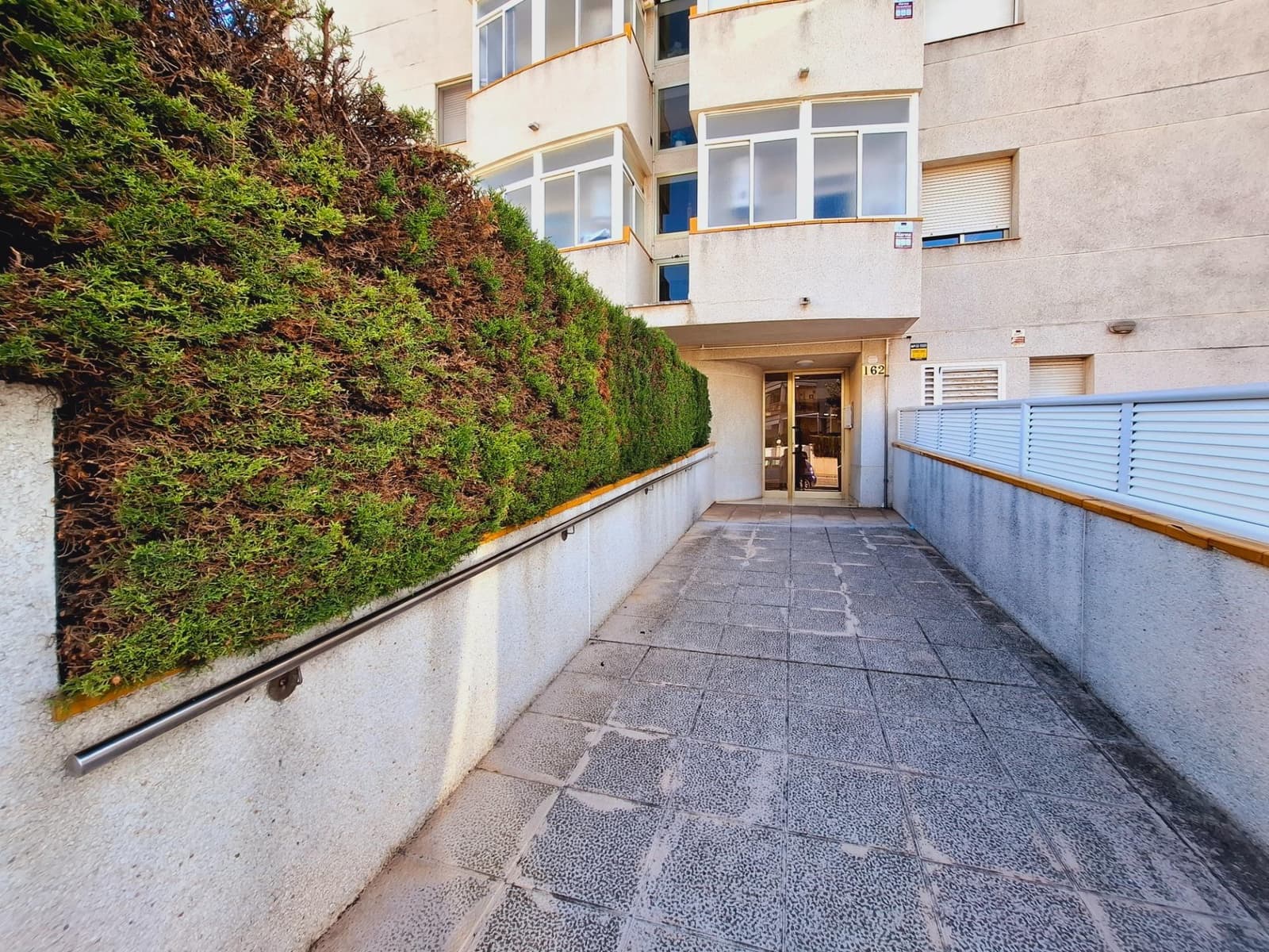 3 bedroom Apartment for sale in Cunit with pool - € 281,000 (Ref: 9330744)