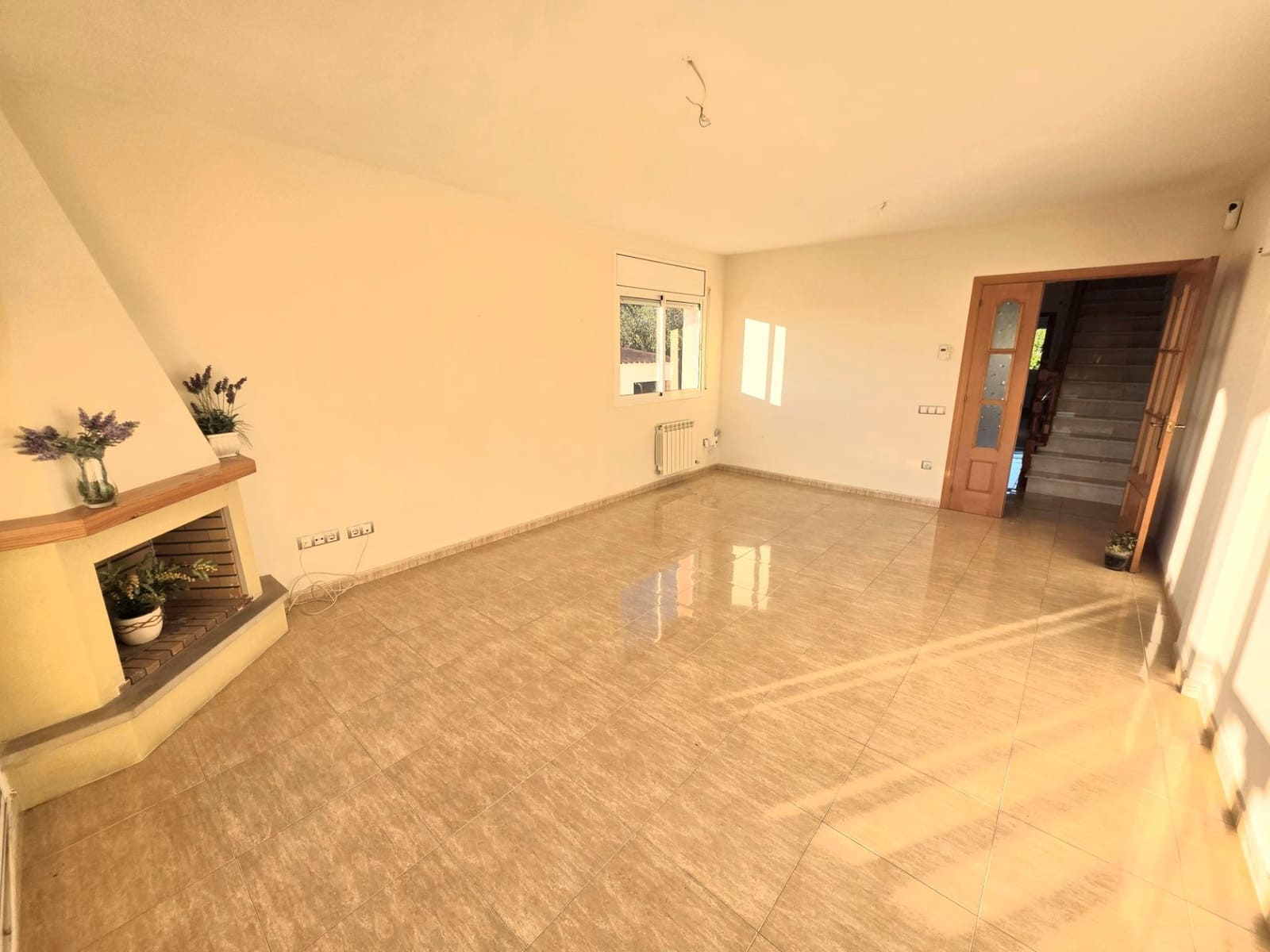 4 Zimmer Reihenhaus zu verkaufen in La Pobla de Montornes mit Garage - 273.000 € (Ref: 9374354)