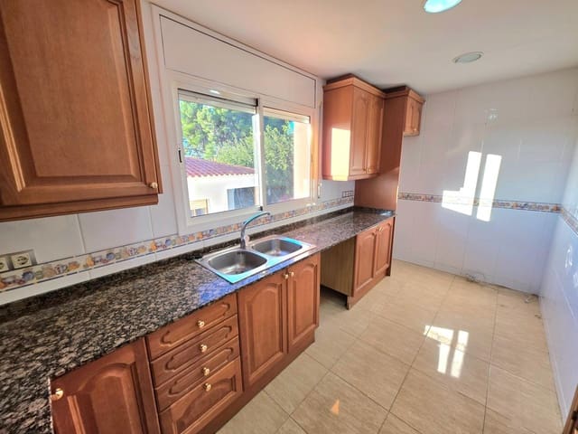 4 bedroom Terraced Villa for sale in La Pobla de Montornès with garage - € 273,000 (Ref: 9374354)