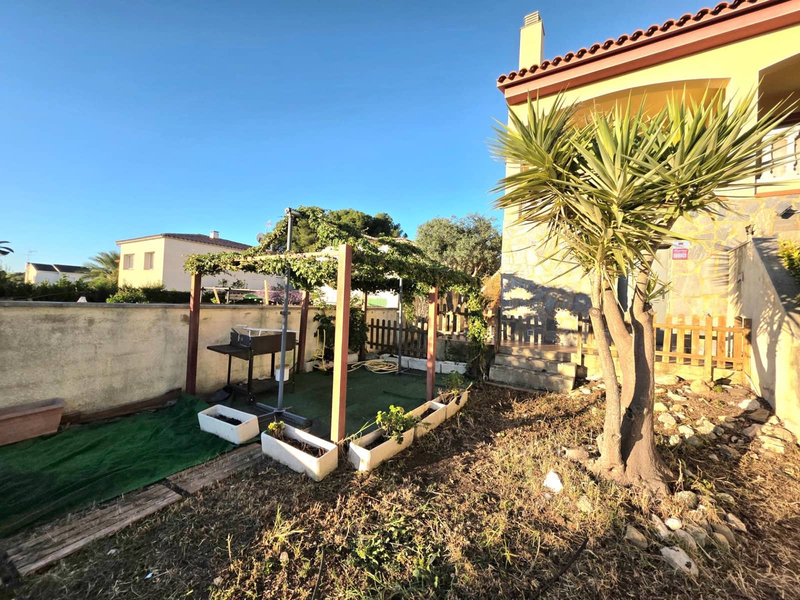 4 Zimmer Reihenhaus zu verkaufen in La Pobla de Montornes mit Garage - 273.000 € (Ref: 9374354)