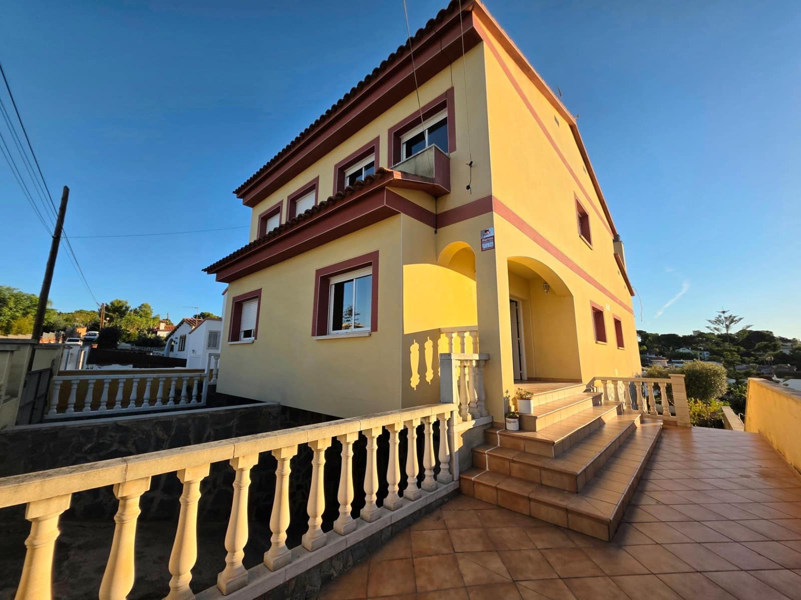 4 Zimmer Reihenhaus zu verkaufen in La Pobla de Montornes mit Garage - 273.000 € (Ref: 9374354)