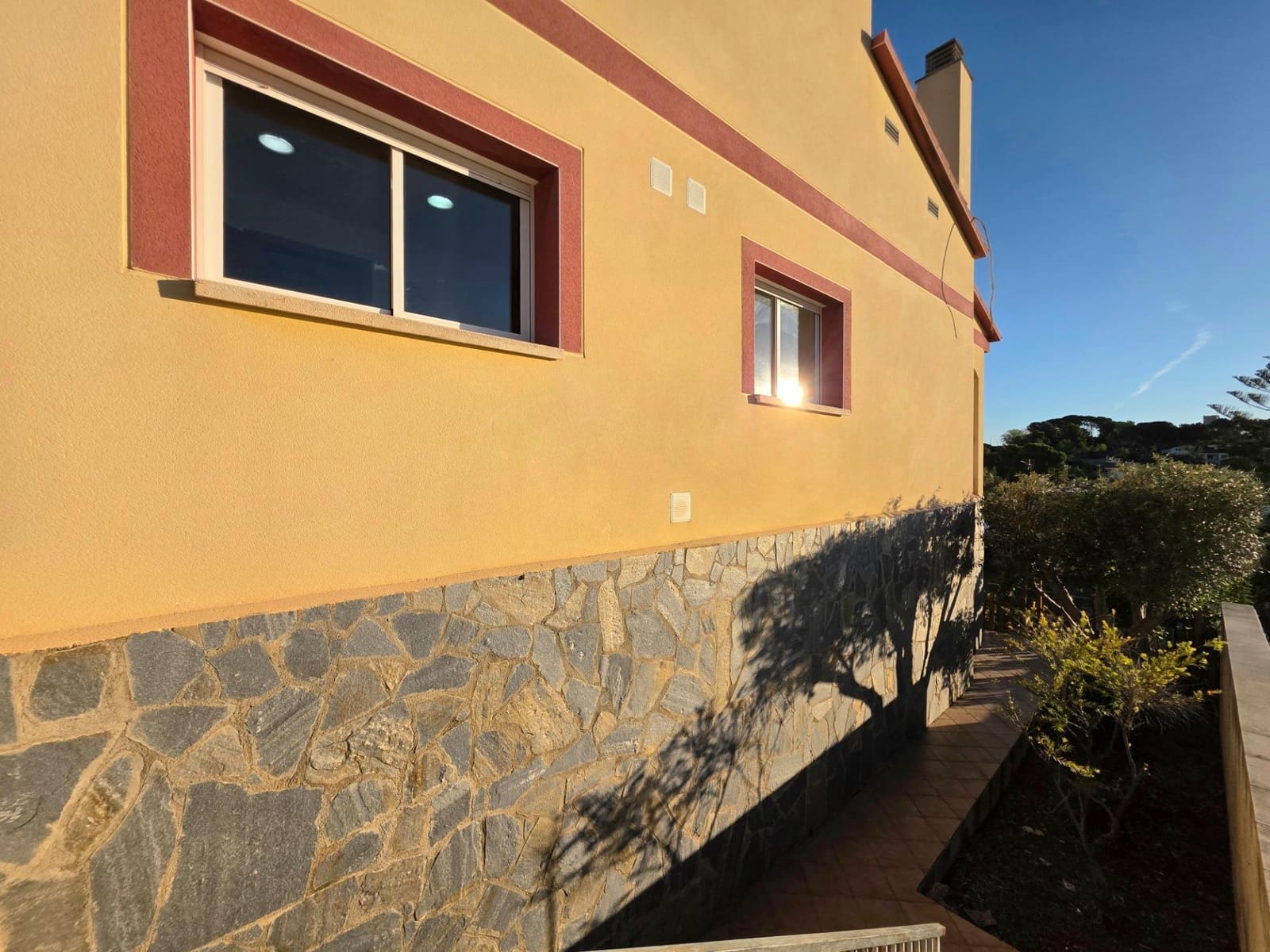 4 Zimmer Reihenhaus zu verkaufen in La Pobla de Montornes mit Garage - 273.000 € (Ref: 9374354)