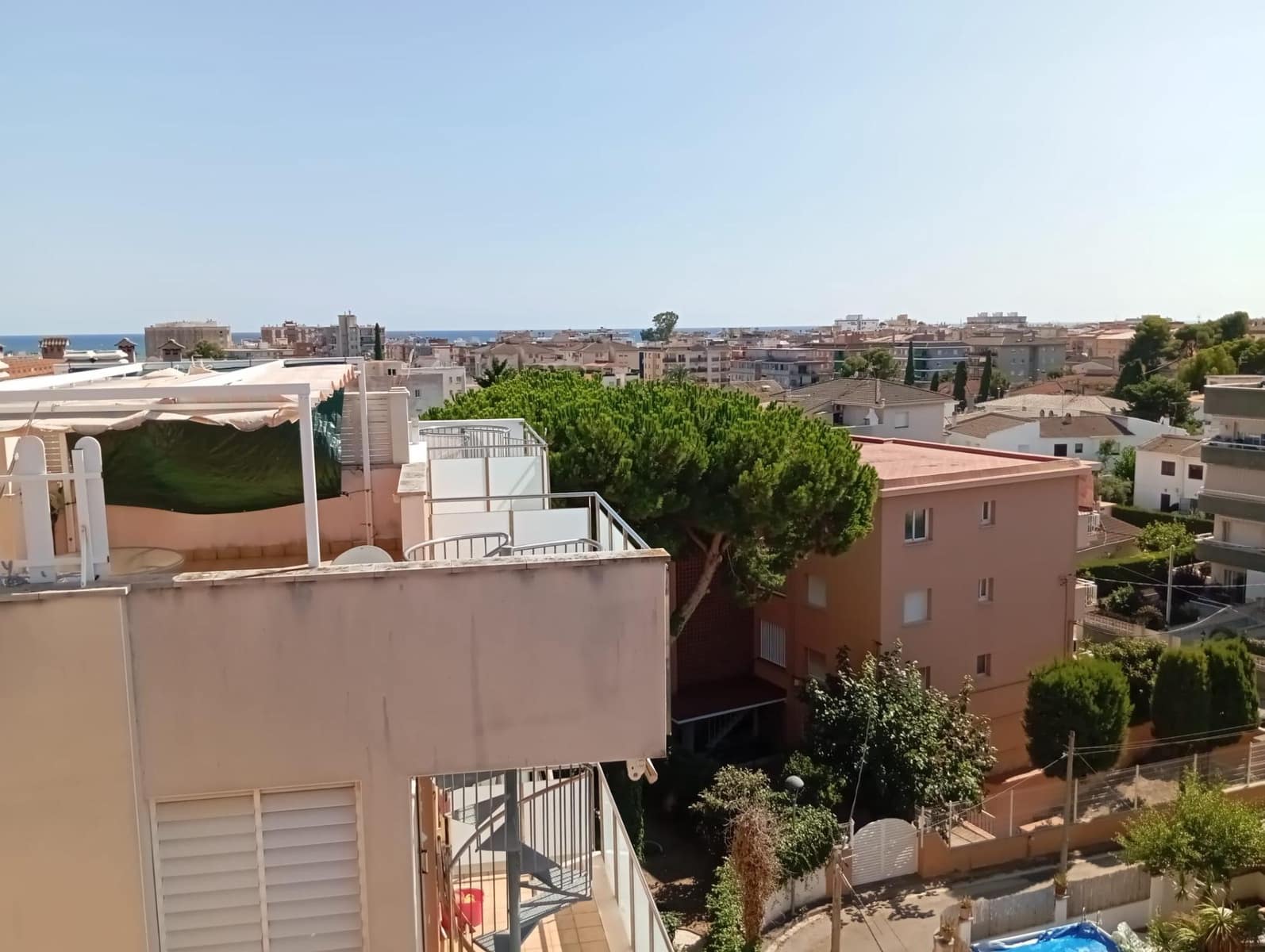 2 bedroom Penthouse for sale in Cunit with pool - € 215,000 (Ref: 9407997)