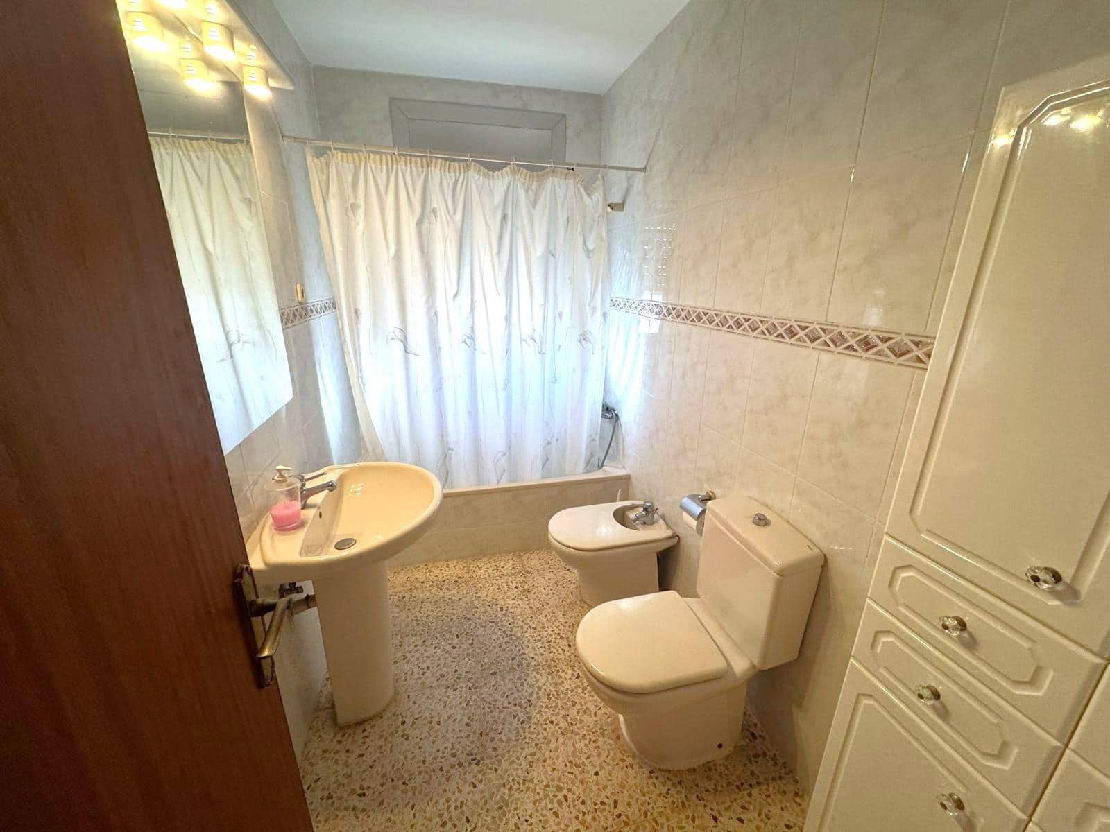 6 slaapkamer Villa te koop in Segur de Calafell met zwembad garage - € 335.000 (Ref: 9473046)