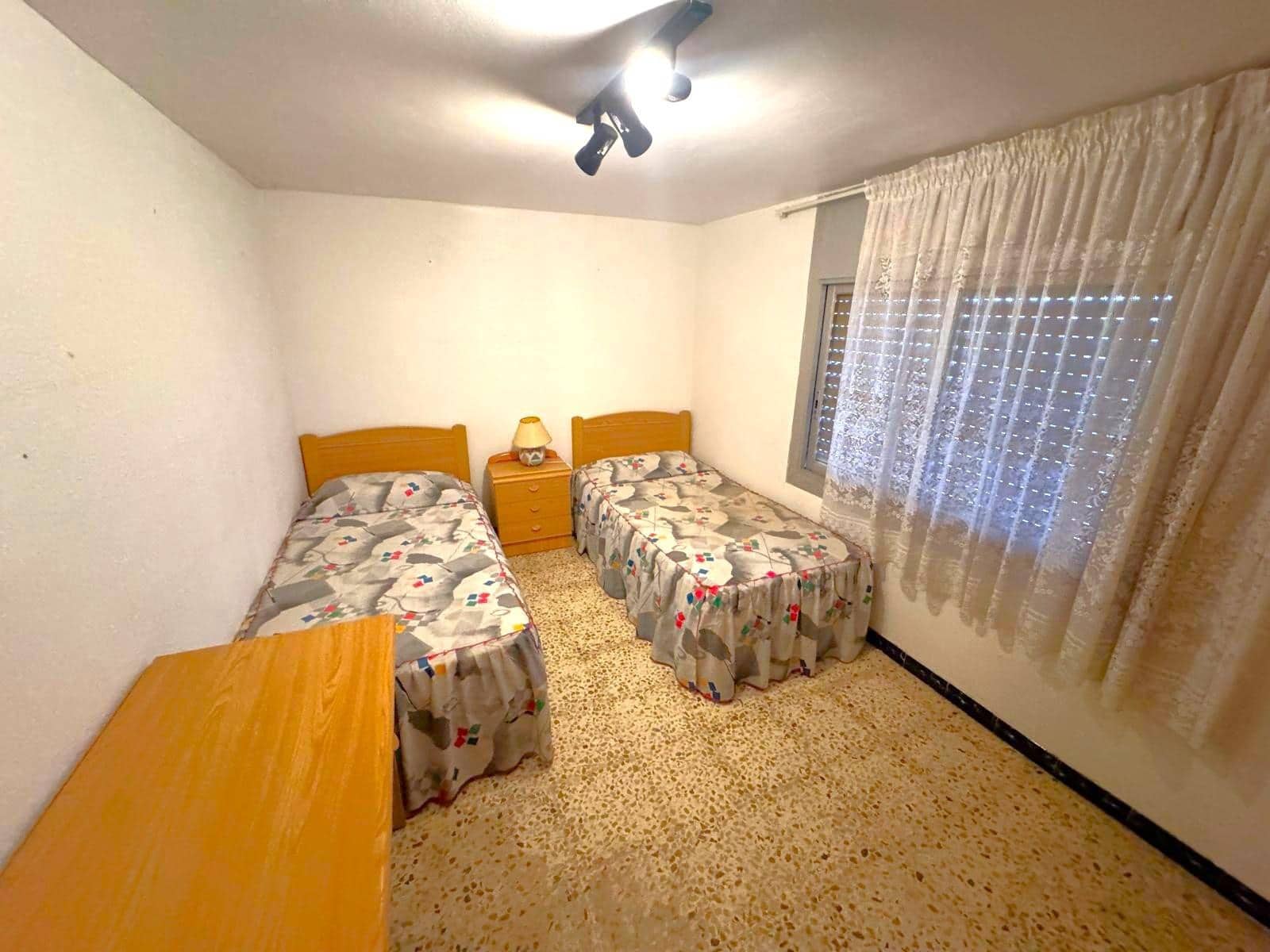 6 slaapkamer Villa te koop in Segur de Calafell met zwembad garage - € 335.000 (Ref: 9473046)