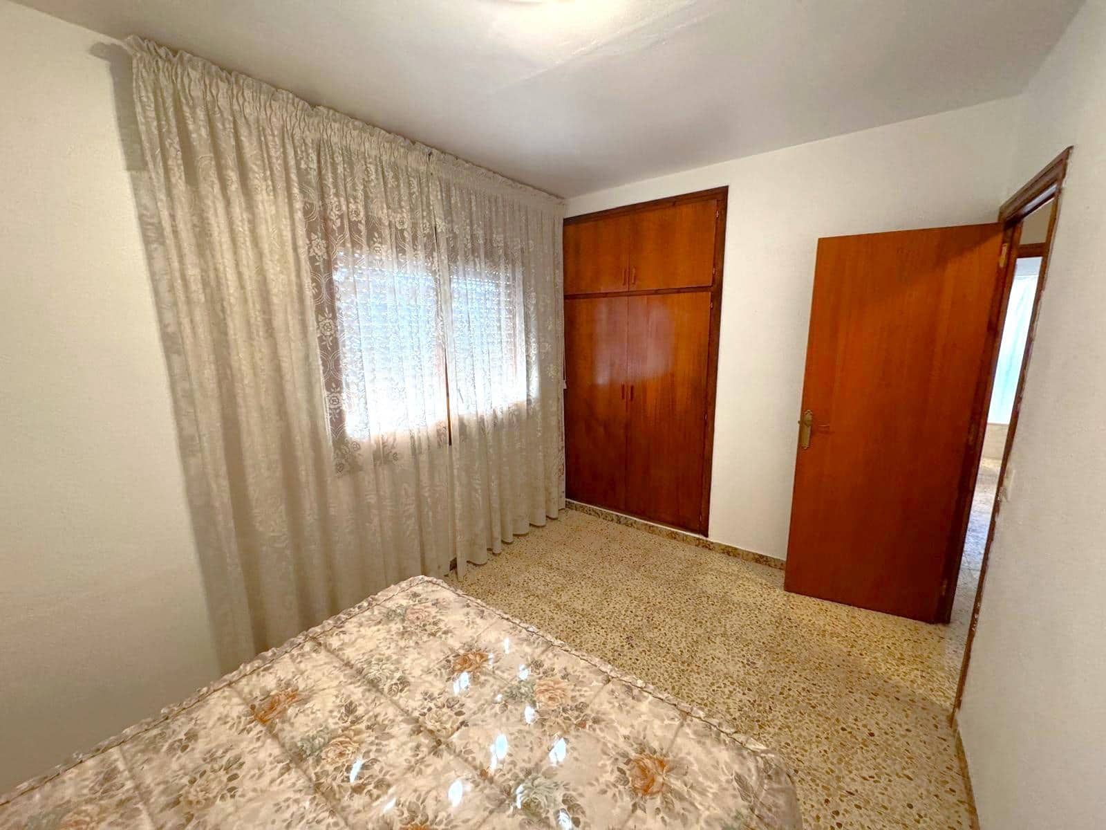 6 slaapkamer Villa te koop in Segur de Calafell met zwembad garage - € 335.000 (Ref: 9473046)
