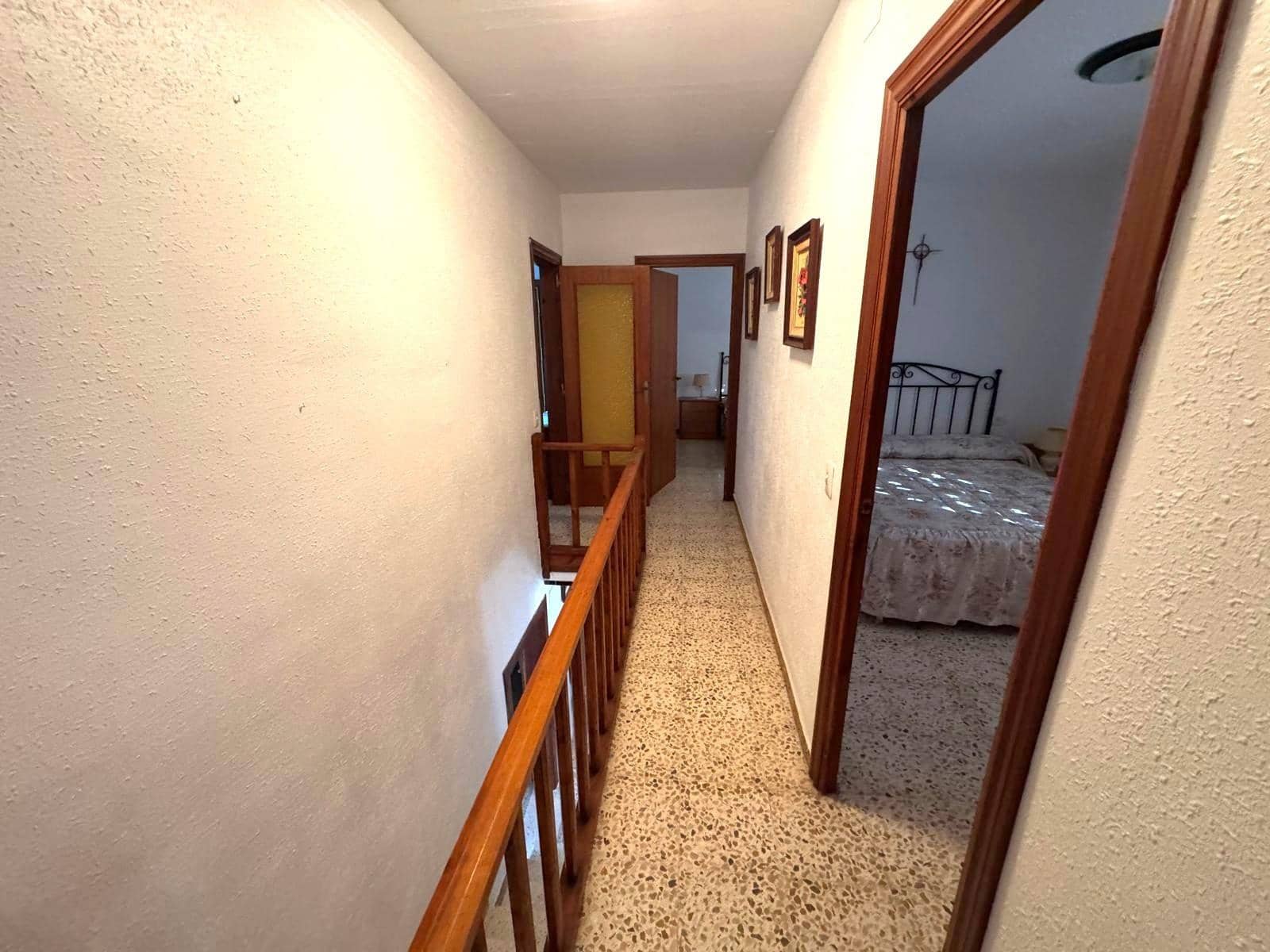 6 slaapkamer Villa te koop in Segur de Calafell met zwembad garage - € 335.000 (Ref: 9473046)