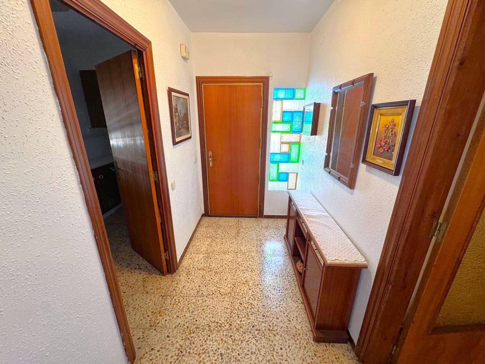 6 slaapkamer Villa te koop in Segur de Calafell met zwembad garage - € 335.000 (Ref: 9473046)