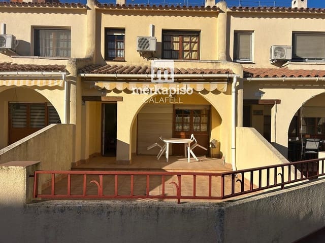 4 makuuhuone Omakotitalo myytävänä paikassa Calafell mukana 
autotalli - 269 000 € (Ref: 9486929)