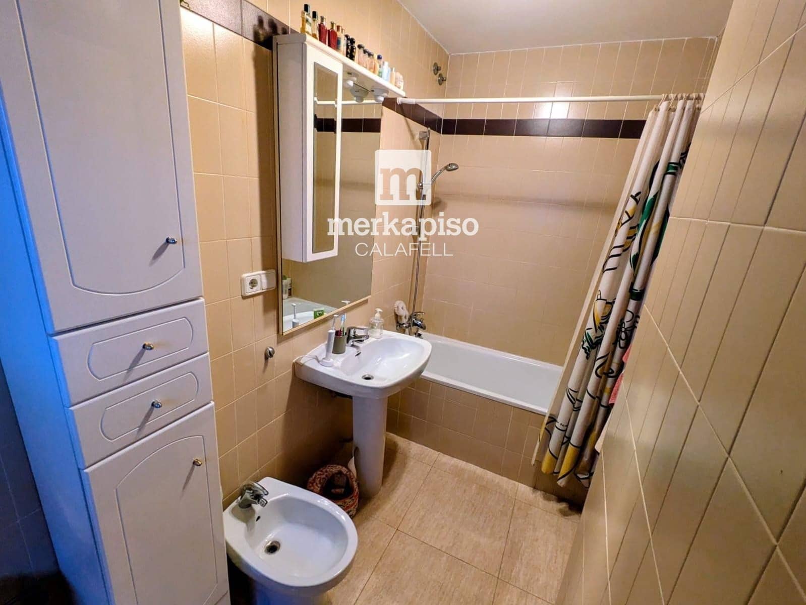 4 makuuhuone Omakotitalo myytävänä paikassa Calafell mukana 
autotalli - 269 000 € (Ref: 9486929)