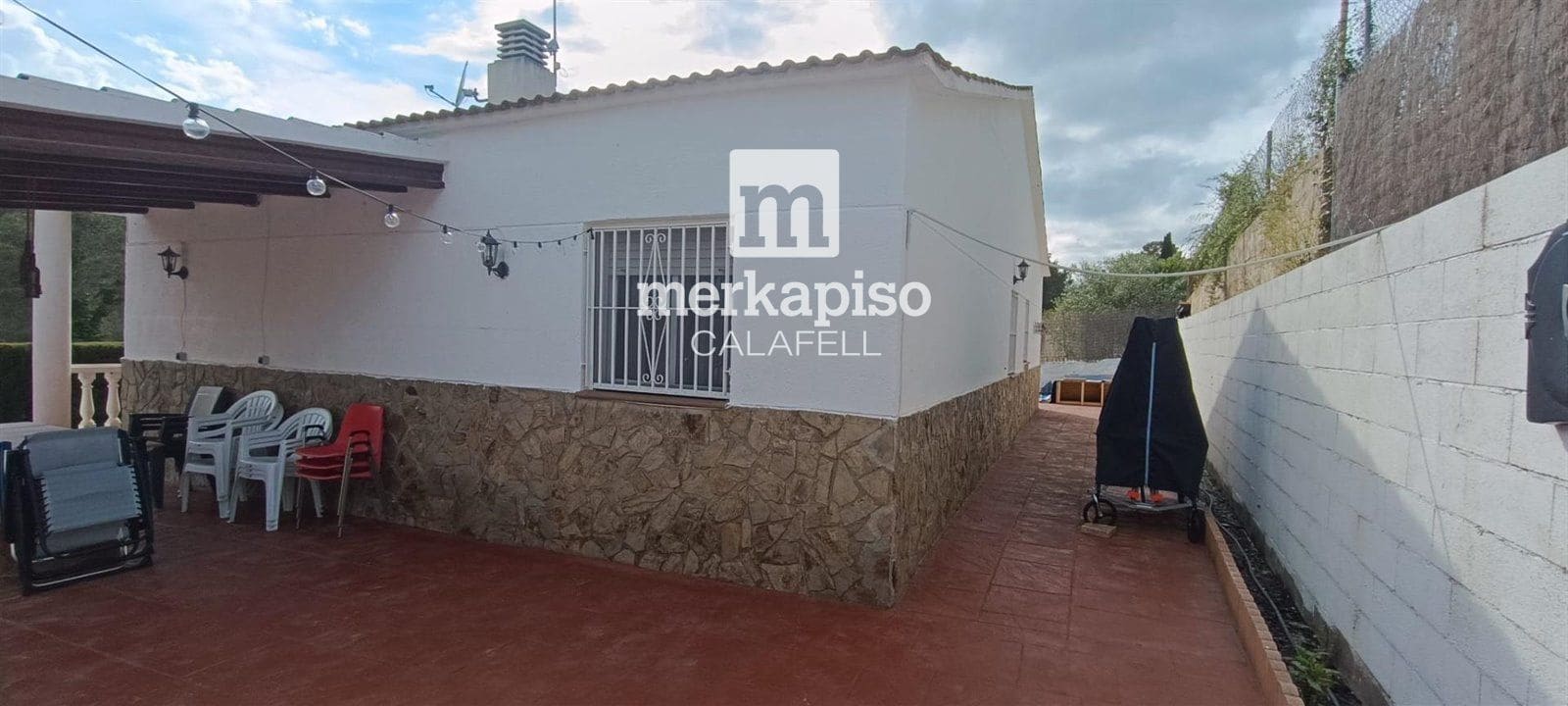 4 soveværelse Villa til salg i Olivella med swimmingpool - € 330.000 (Ref: 9486945)