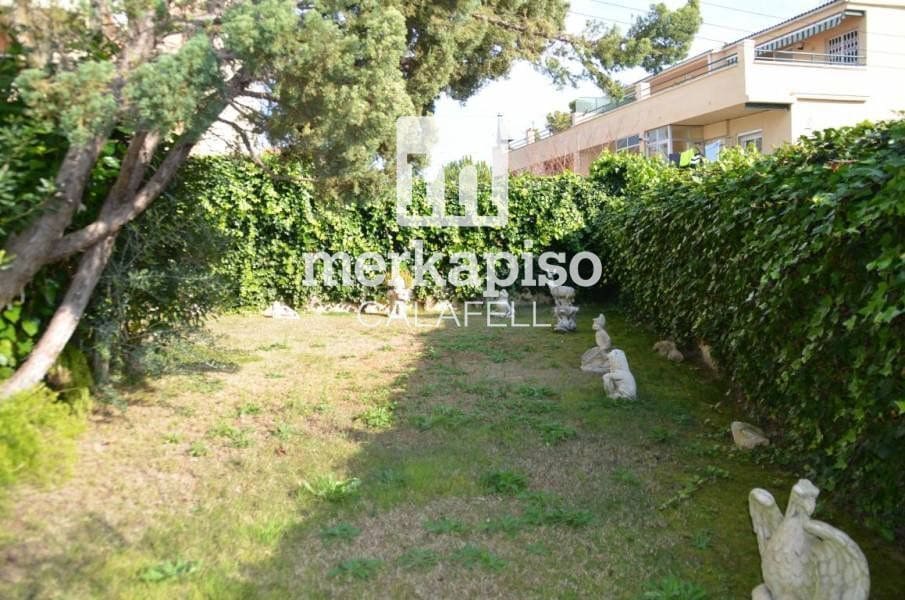 3 bedroom Townhouse for sale in Segur de Calafell with garage - € 339,000 (Ref: 9486946)