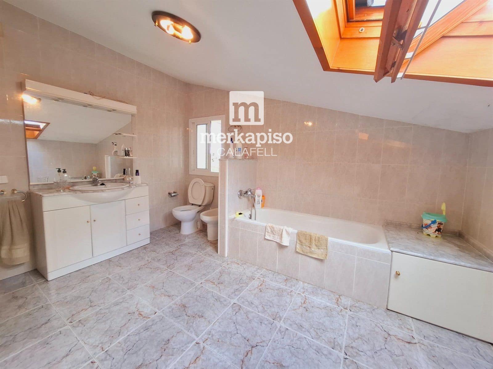 5 bedroom Villa for sale in Calafell with pool - € 325,000 (Ref: 9506664)