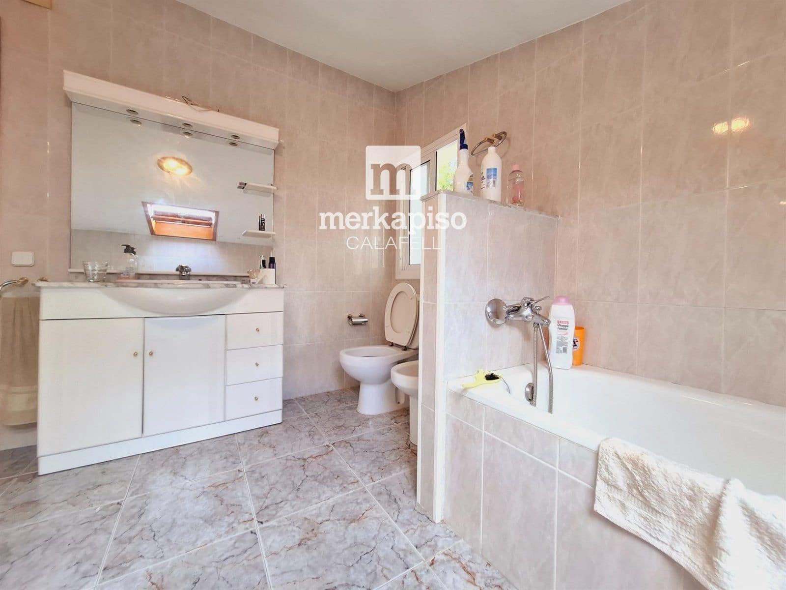 5 bedroom Villa for sale in Calafell with pool - € 325,000 (Ref: 9506664)