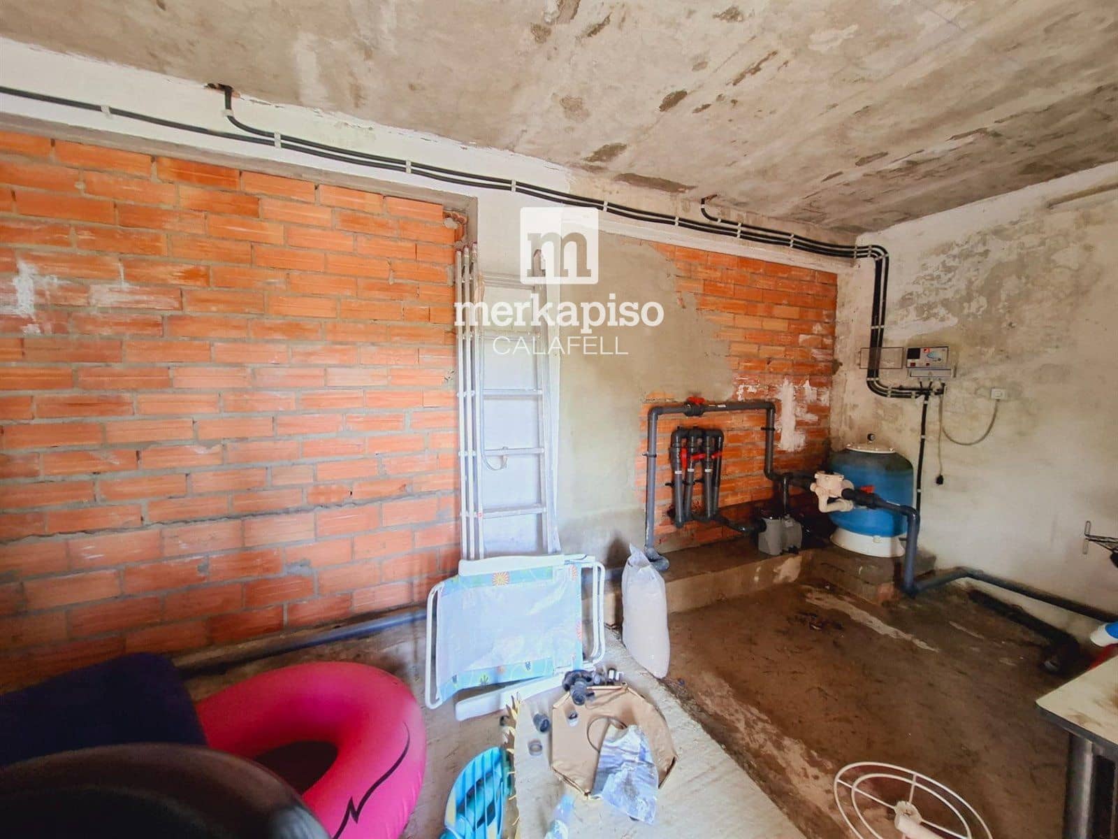 5 bedroom Villa for sale in Calafell with pool - € 325,000 (Ref: 9506664)