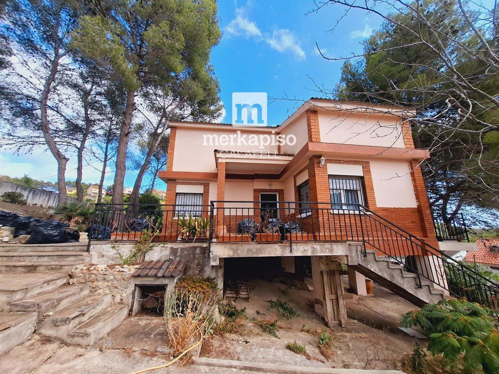 5 bedroom Villa for sale in Calafell with pool - € 325,000 (Ref: 9506664)