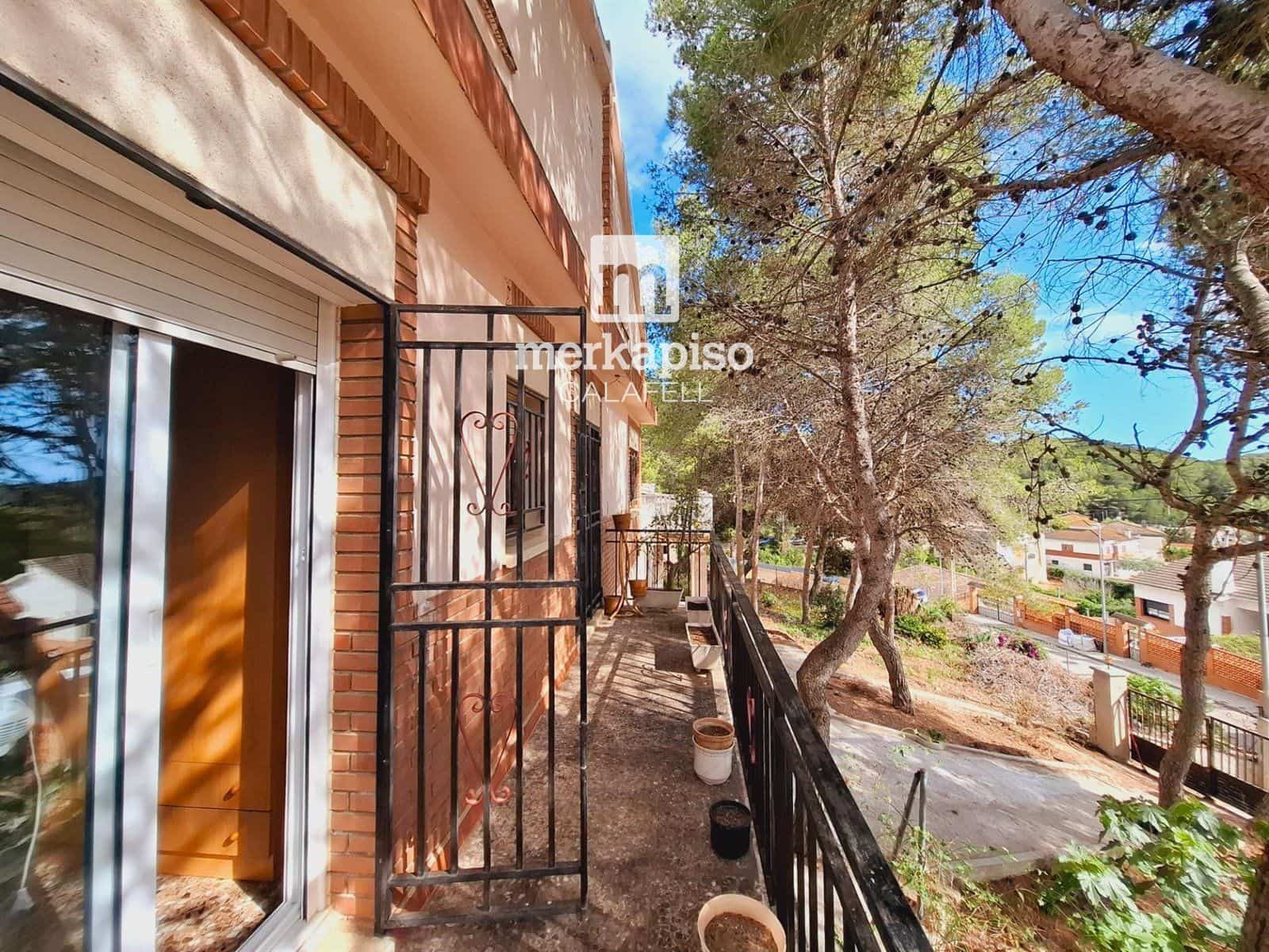 5 bedroom Villa for sale in Calafell with pool - € 325,000 (Ref: 9506664)