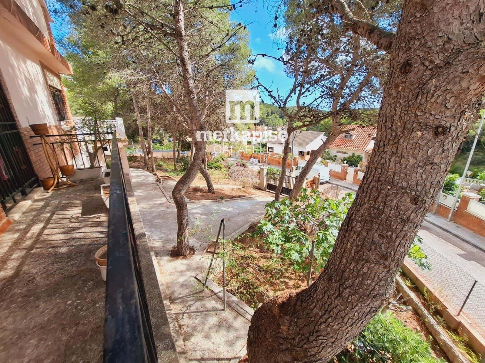 5 bedroom Villa for sale in Calafell with pool - € 325,000 (Ref: 9506664)