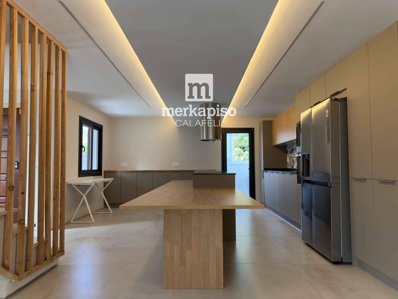 5 bedroom Townhouse for sale in Cunit - € 420,000 (Ref: 9506667)