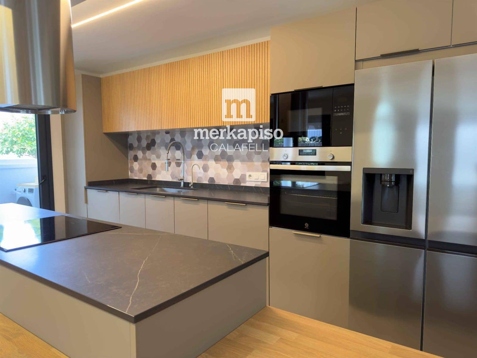5 bedroom Townhouse for sale in Cunit - € 420,000 (Ref: 9506667)