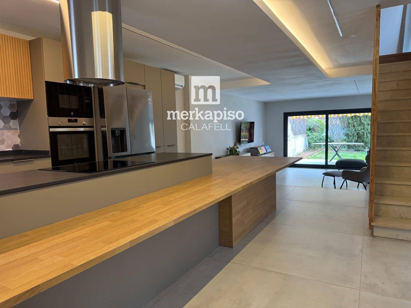 5 bedroom Townhouse for sale in Cunit - € 420,000 (Ref: 9506667)