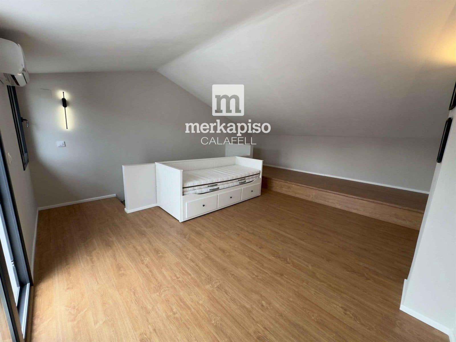 5 bedroom Townhouse for sale in Cunit - € 420,000 (Ref: 9506667)