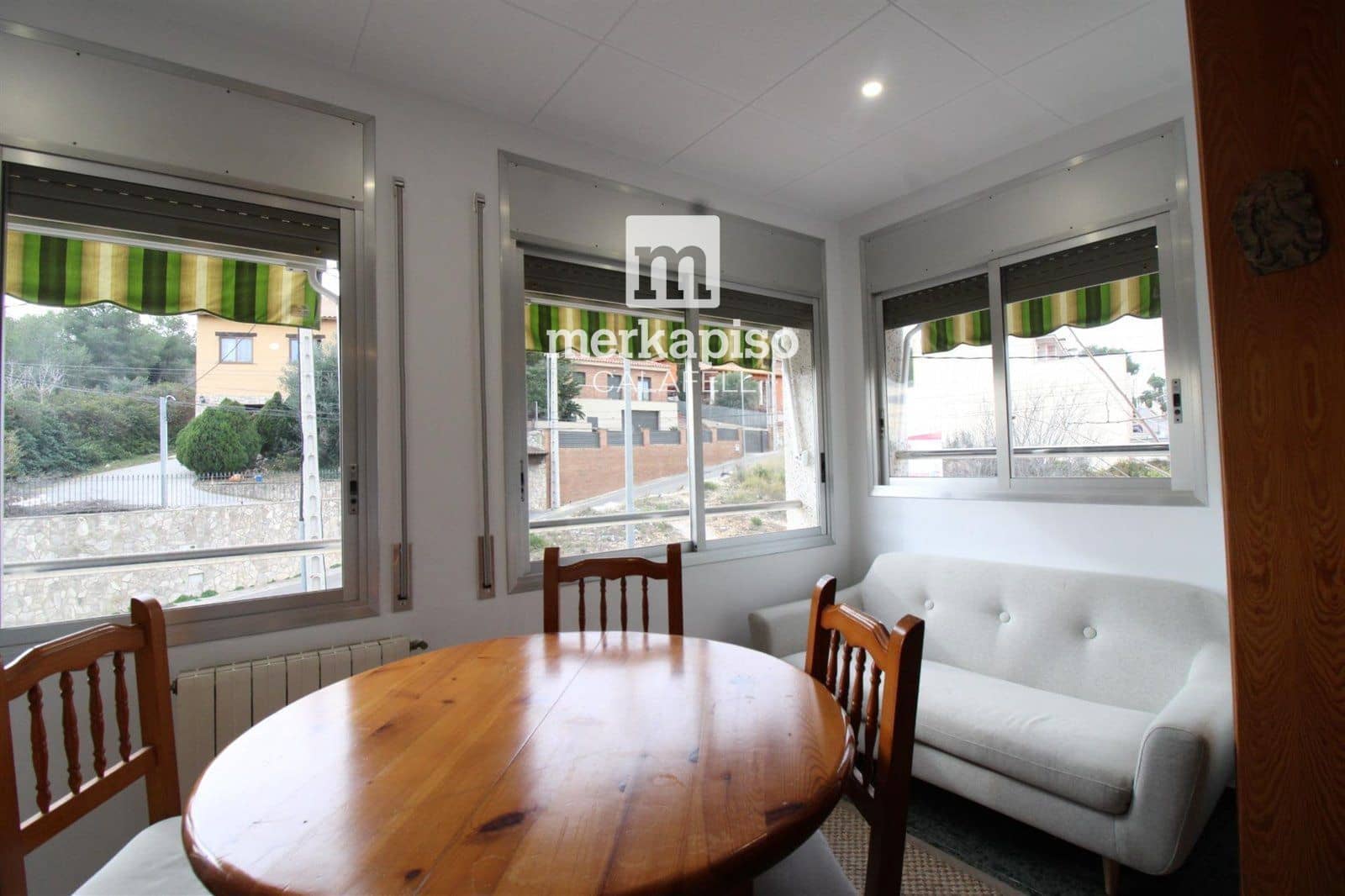 4 makuuhuone Omakotitalo myytävänä paikassa Cunit mukana 
autotalli - 260 000 € (Ref: 9506670)