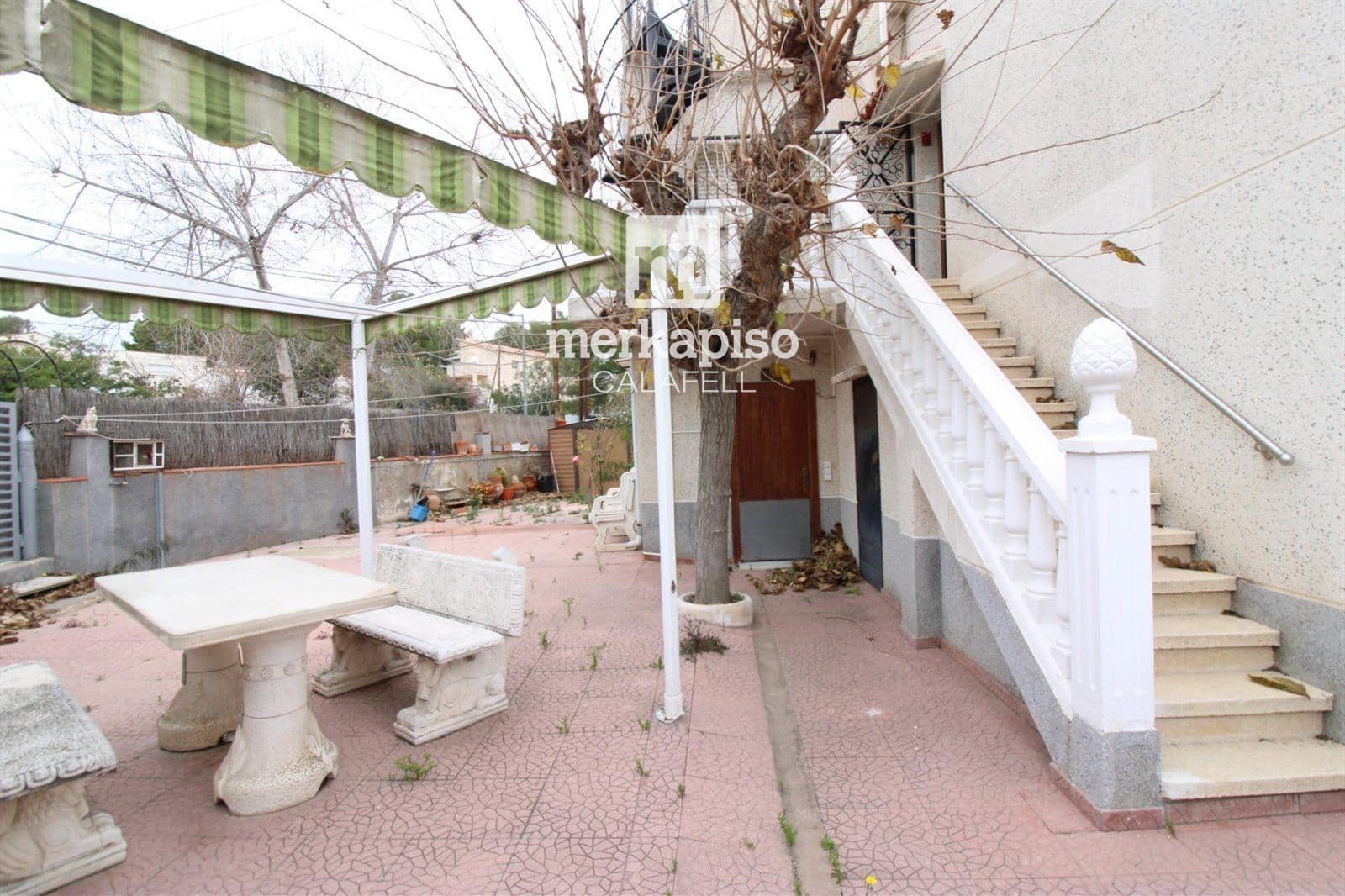 4 makuuhuone Omakotitalo myytävänä paikassa Cunit mukana 
autotalli - 260 000 € (Ref: 9506670)