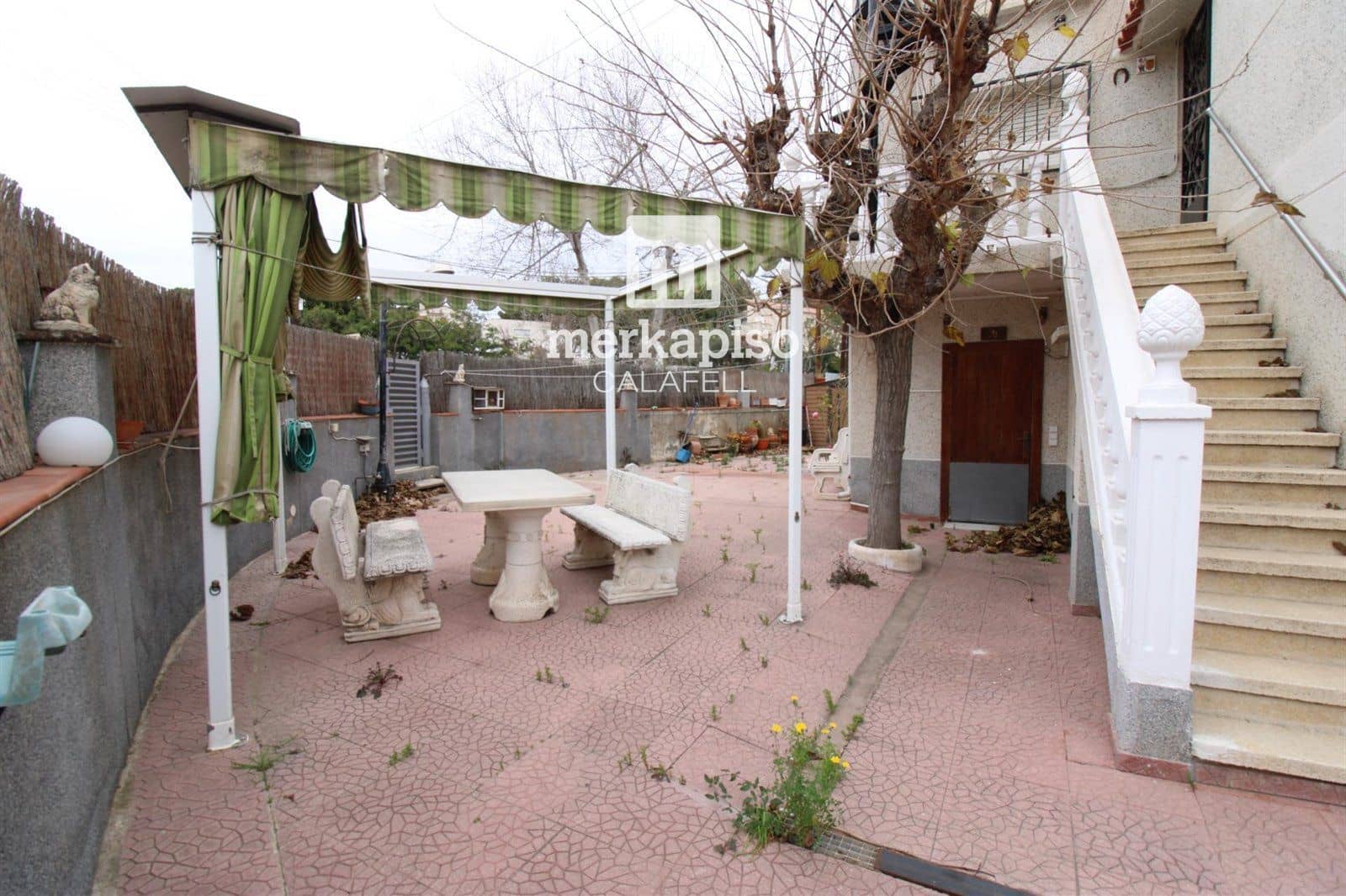 4 makuuhuone Omakotitalo myytävänä paikassa Cunit mukana 
autotalli - 260 000 € (Ref: 9506670)