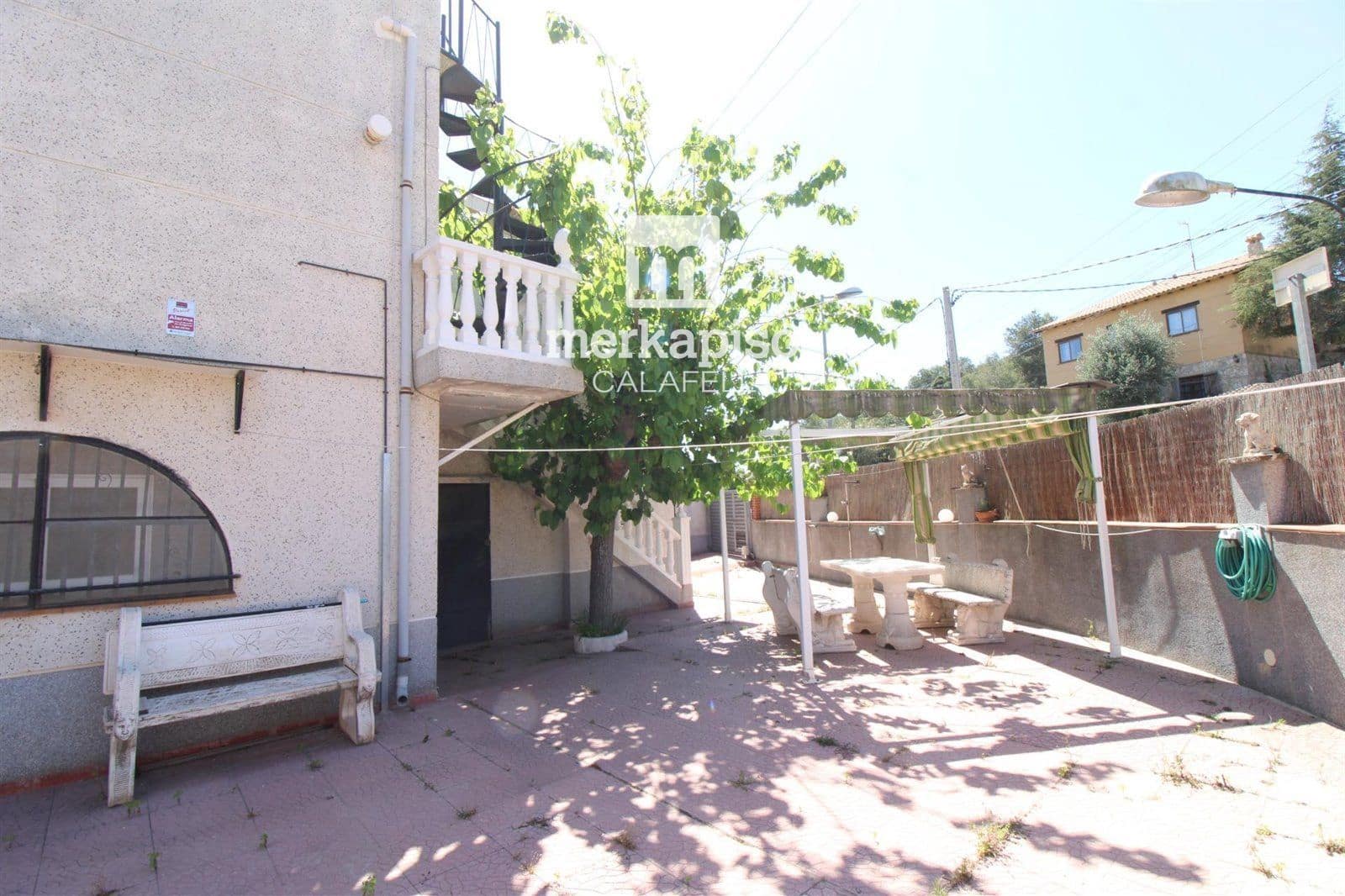 4 makuuhuone Omakotitalo myytävänä paikassa Cunit mukana 
autotalli - 260 000 € (Ref: 9506670)