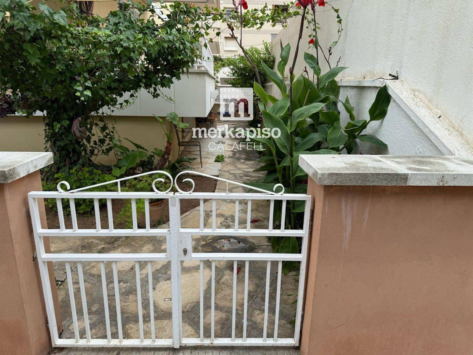 4 bedroom Flat for sale in Segur de Calafell - € 275,000 (Ref: 9506681)