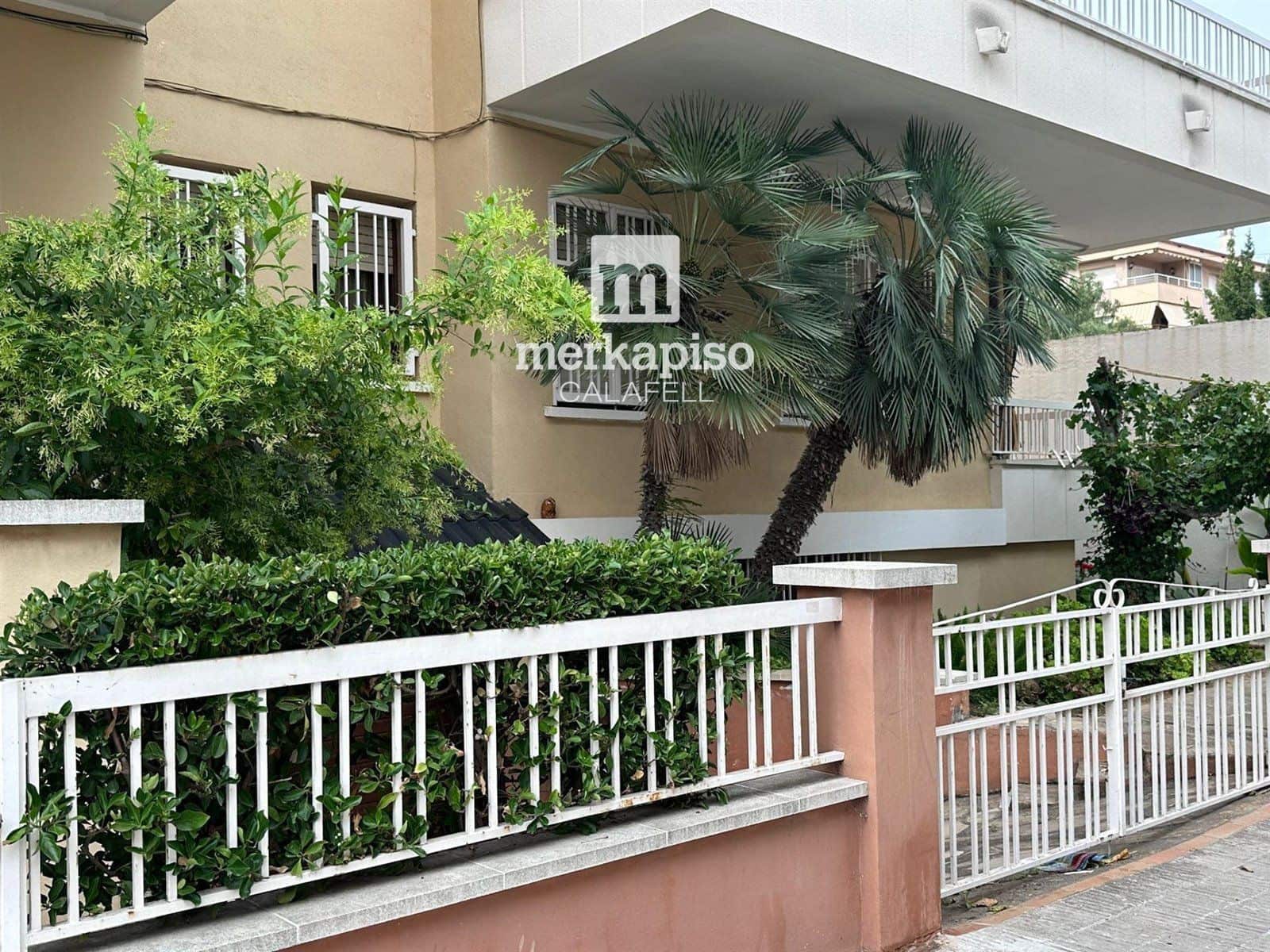 4 bedroom Flat for sale in Segur de Calafell - € 275,000 (Ref: 9506681)