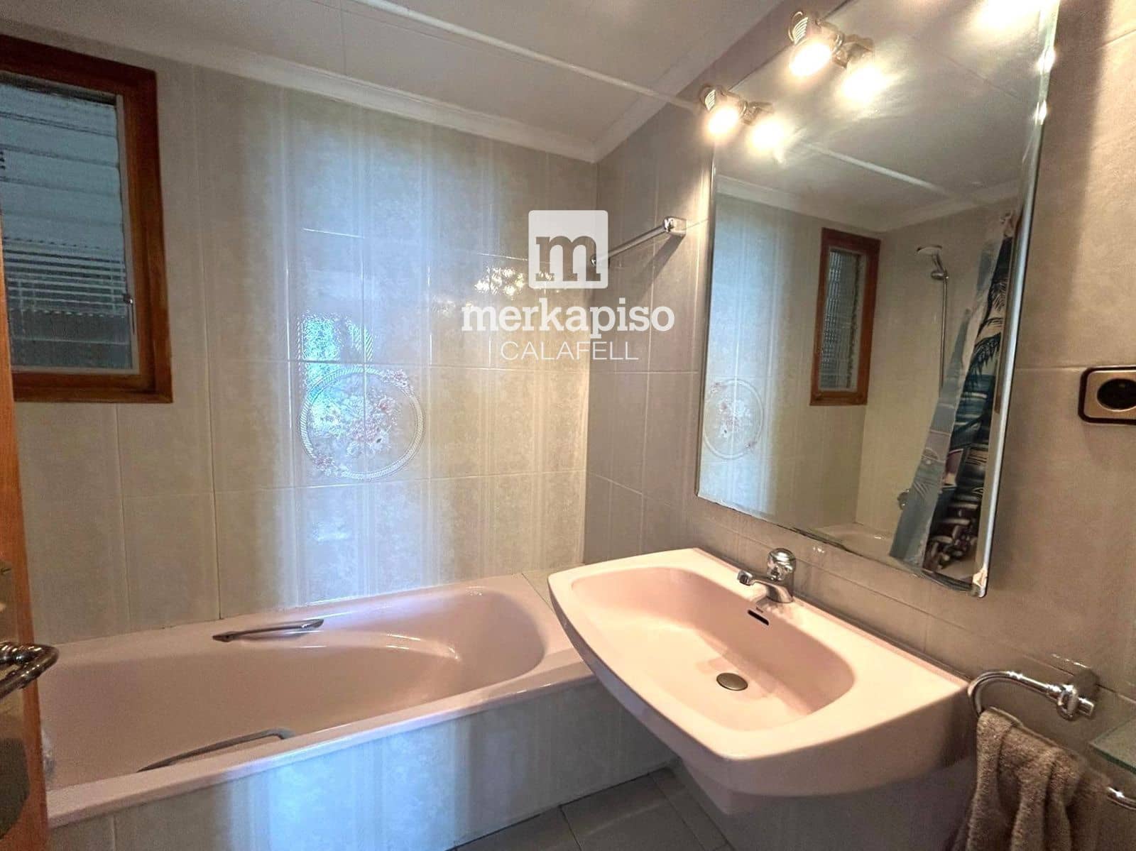 Piso de 3 habitaciones en Calafell en venta con piscina garaje - 440.000 € (Ref: 9506687)
