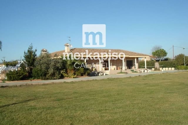 5 soveværelse Villa til salg i Santa Oliva med swimmingpool - € 675.000 (Ref: 9506690)