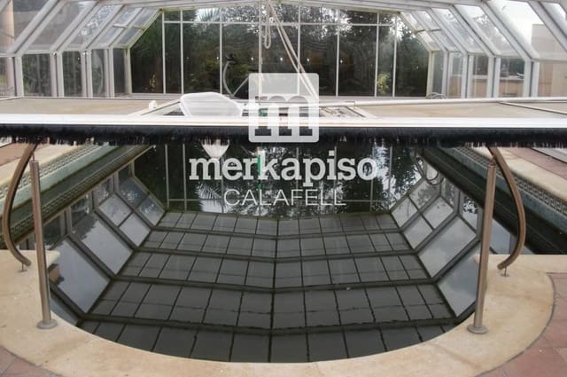 5 soveværelse Villa til salg i Santa Oliva med swimmingpool - € 675.000 (Ref: 9506690)