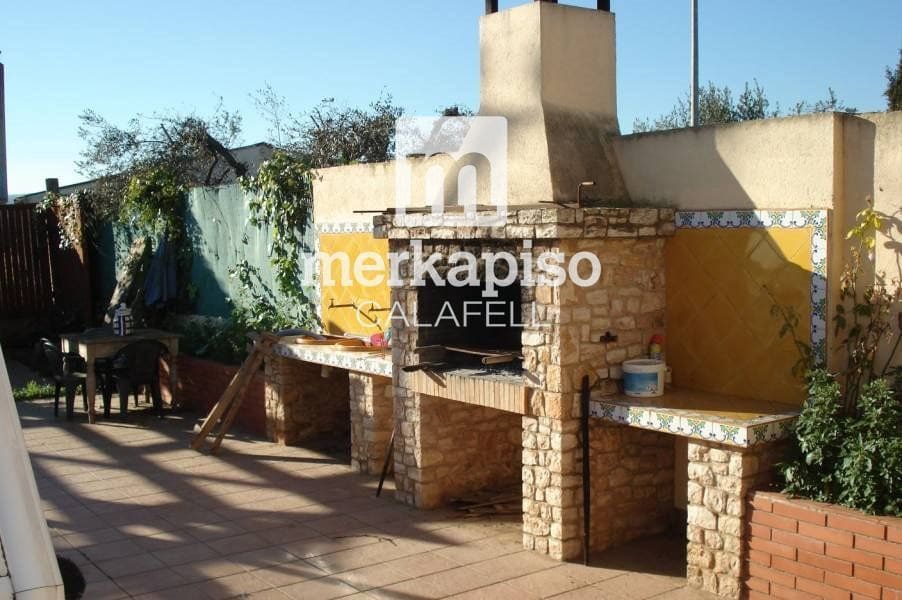 5 soveværelse Villa til salg i Santa Oliva med swimmingpool - € 675.000 (Ref: 9506690)