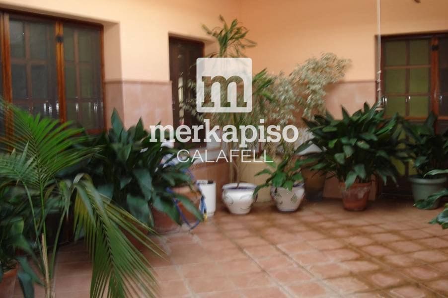 5 soveværelse Villa til salg i Santa Oliva med swimmingpool - € 675.000 (Ref: 9506690)